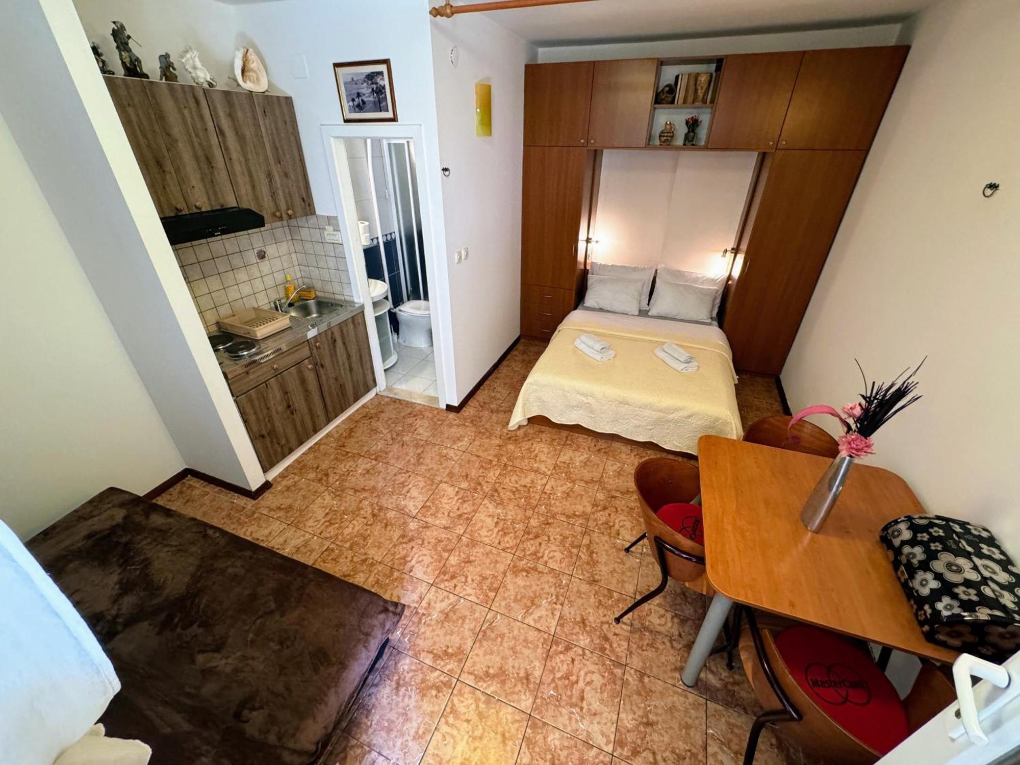 Grgur Studio Apartments Сплит Экстерьер фото