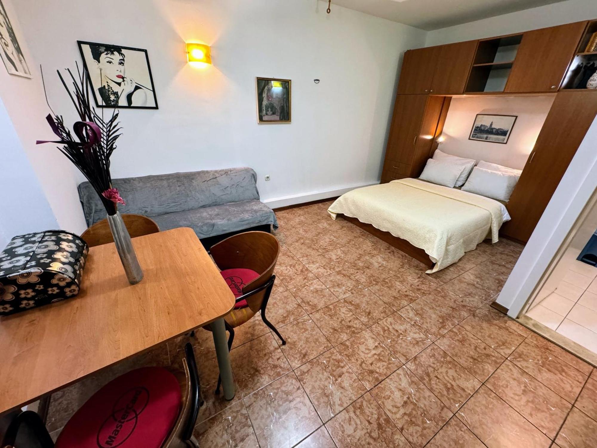 Grgur Studio Apartments Сплит Экстерьер фото