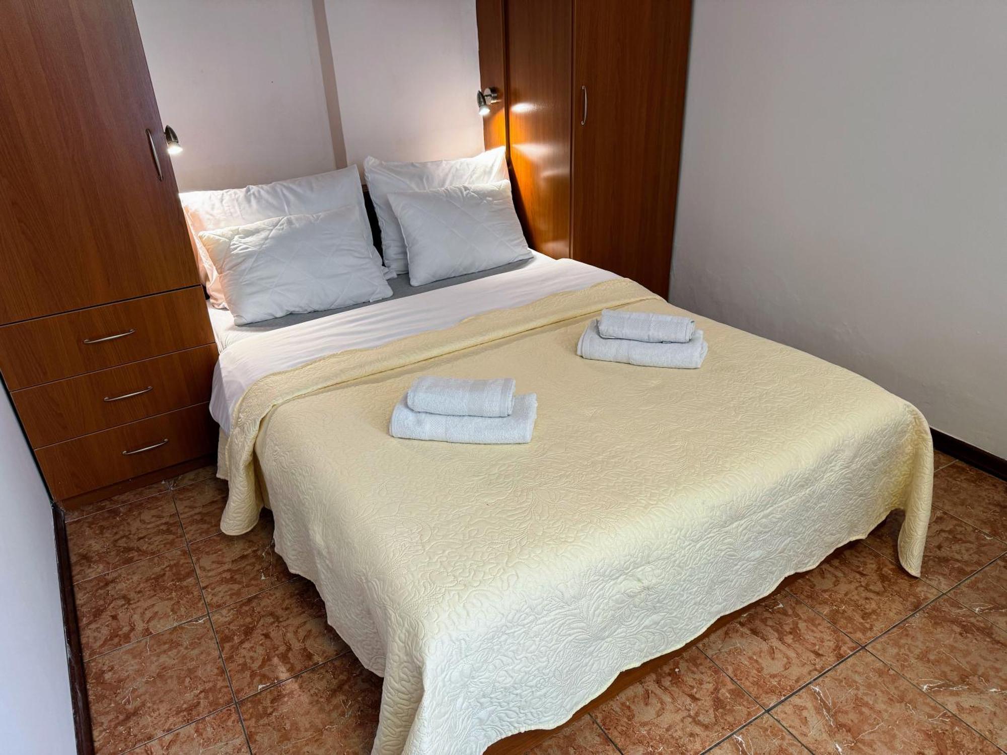 Grgur Studio Apartments Сплит Экстерьер фото